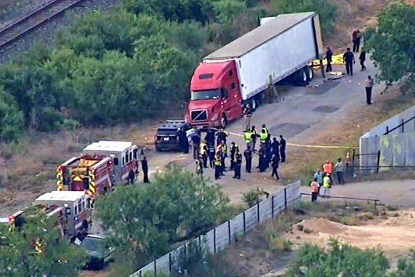 Congresistas de EEUU piden no deportar a migrantes sobrevivientes de tragedia en Texas