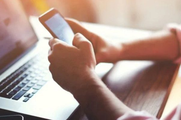 Miles de canadienses se quedan sin internet y telefonía tras caída de proveedor