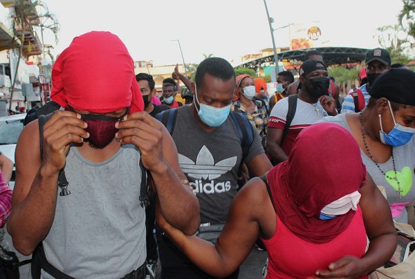 EE.UU. y México devuelven a Cuba casi un centenar de migrantes