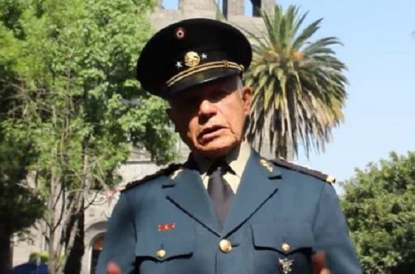 Otorgan suspensión para no ser detenido a general que criticó al Gobierno