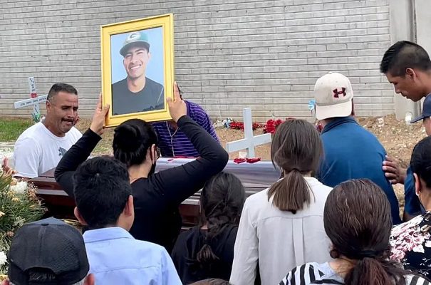 Sepultan a joven asesinado por ‘El Chueco’, homicida de sacerdotes en Chihuahua