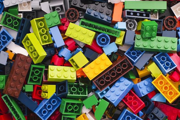 Lego anuncia el cese definitivo de sus ventas en Rusia