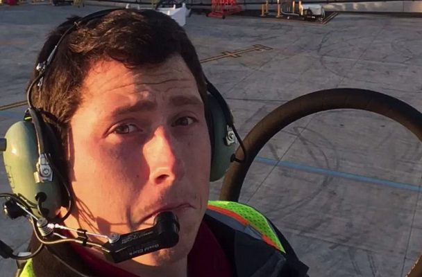 Hombre robó avión en aeropuerto para suicidarse estrellándose en una isla #VIDEO