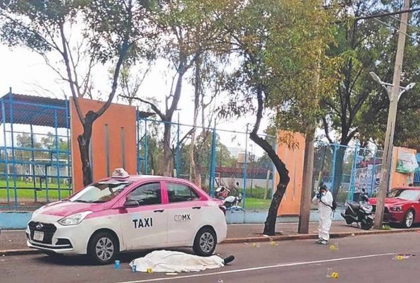 Matan a tiros a un hombre frente a su hijo en deportivo de la GAM