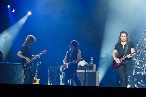 Critican a Maná por cantar “Cómo quisiera vivir… sin agua” en Monterrey #VIDEO