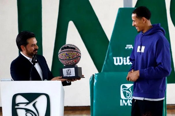 Juan Toscano, mexicano en la NBA, inaugura clínica de Basquetbol del IMSS