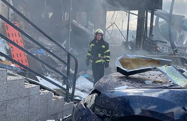 Ataque con misiles deja al menos 20 personas muertas en Ucrania