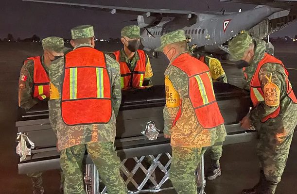 Ha sido repatriados a México los cuerpos de 16 migrantes hallados en tráiler de Texas: SRE