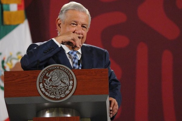 TEPJF determina que AMLO no cometió campaña anticipada por corcholatas