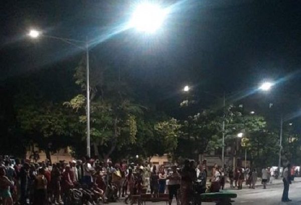 Protestan en Cuba tras cortes de luz e internet #VIDEOS