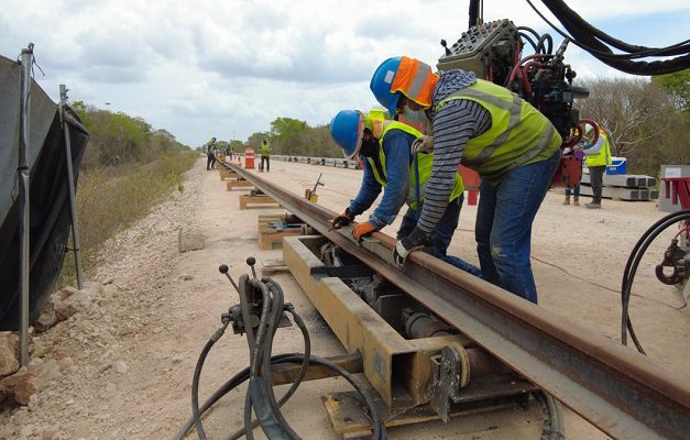 AMLO alerta altos costos por suspensión de obras del Tren Maya