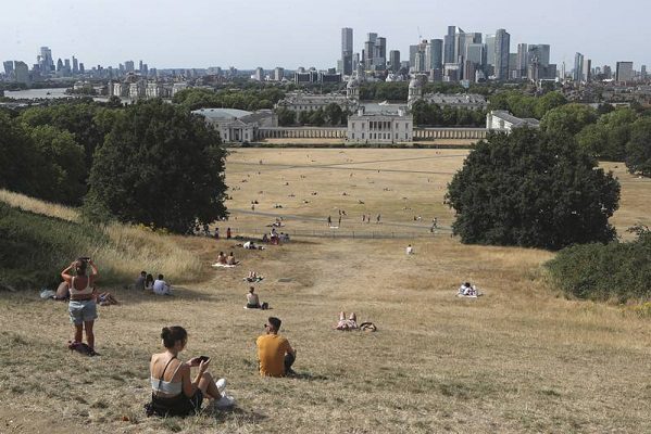 Gran Bretaña rompe récord de temperatura al registrar más de 40 grados