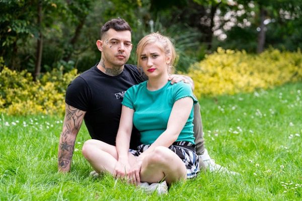 Queda ciega ucraniana acusada de "rompehogares" en Inglaterra