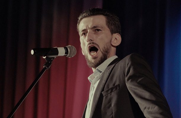 Dan 10 años de cárcel a cantante de ópera por criticar medidas contra Covid-19 en Rusia