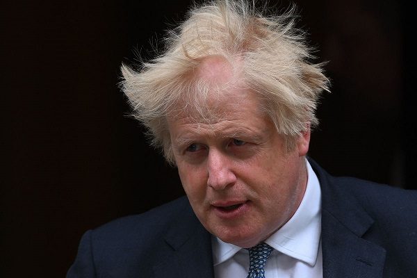 "Hasta la vista, baby", dice Boris Johnson al despedirse del Parlamento británico