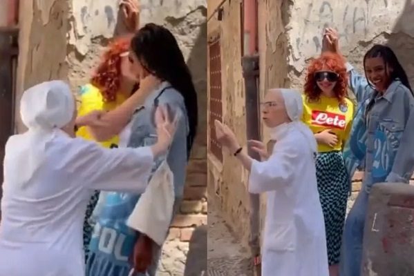 Monja interrumpe beso entre actrices en plena grabación de serie #VIDEO