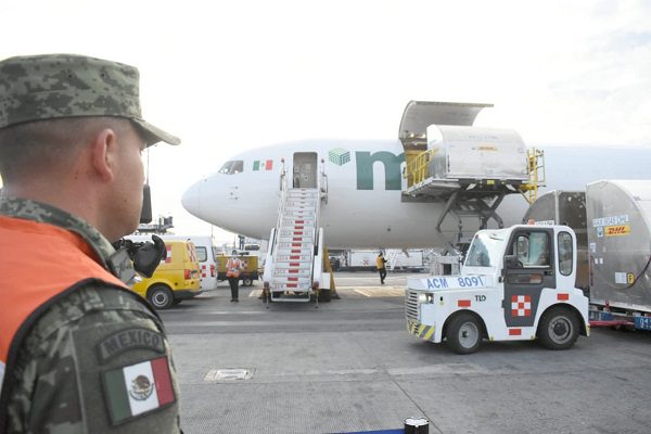 Arriban a México un millón de dosis pediátricas contra Covid-19