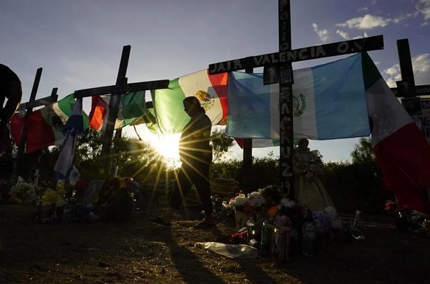 Imputan a cuatro personas por el hallazgo de tráiler con migrantes muertos en Texas