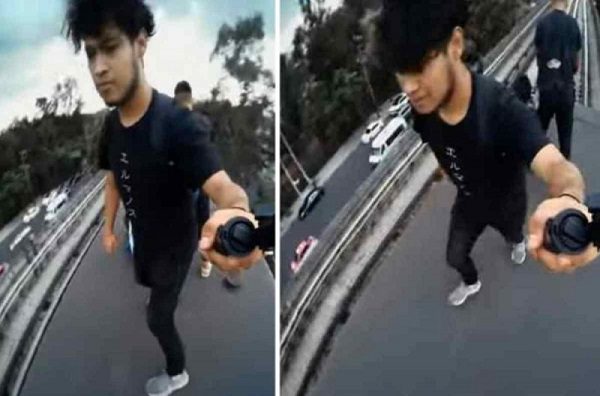 Sheinbaum asegura que aumentará vigilancia en el Metro tras video de jóvenes 'surfeando'