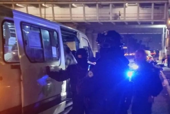 Vinculan a proceso a guardia que mató a ladrones que asaltaron combi de Neza