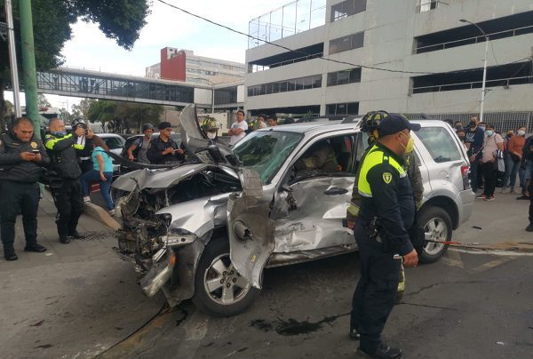 Usuaria denuncia intimidación de policías de CDMX tras choque con patrulla
