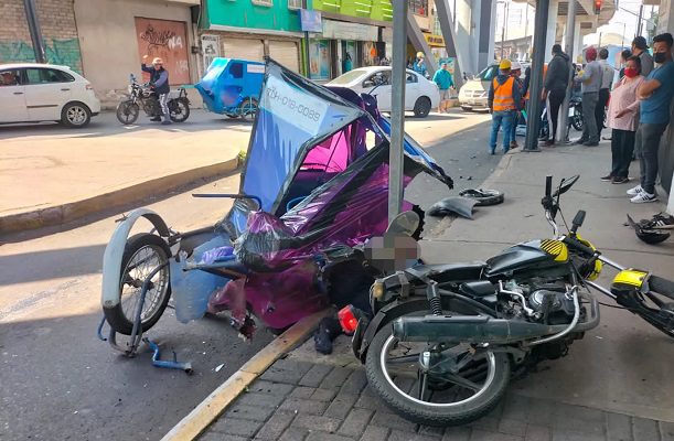 Mototaxista muere prensado por camioneta del grupo ‘Intrépidos de Sinaloa’