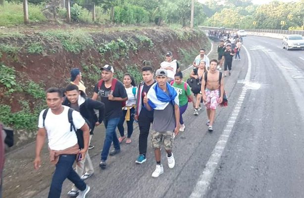 Nueva caravana migrante parte de Tapachula rumbo a Huixtla, Chiapas