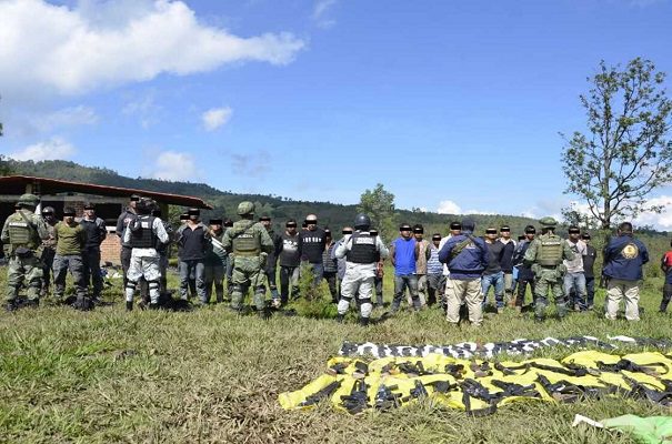 Detienen a 37 integrantes de "Los Correa" en Michoacán