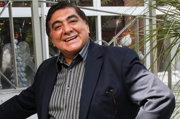 El actor Carlos Bonavides es hospitalizado de emergencia