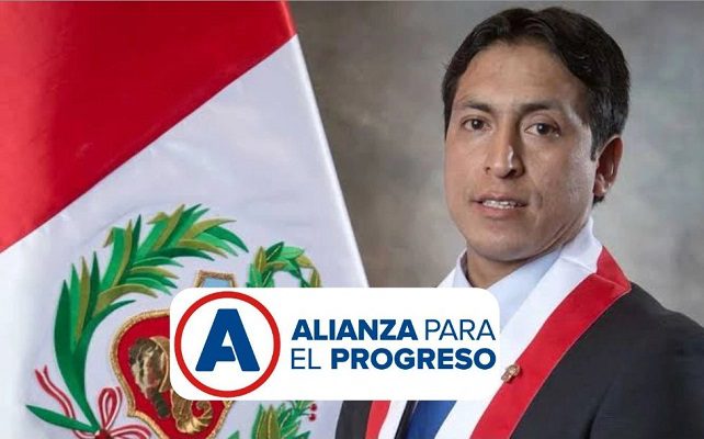 Acusan a parlamentario en Perú de violar a trabajadora al interior del Congreso