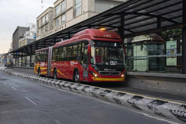 Metrobús CDMX cerrará estas estaciones por el Medio Maratón