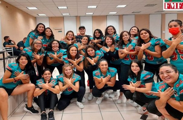 La Selección Mexicana femenil de Futbol Americano pide el avión presidencial a AMLO