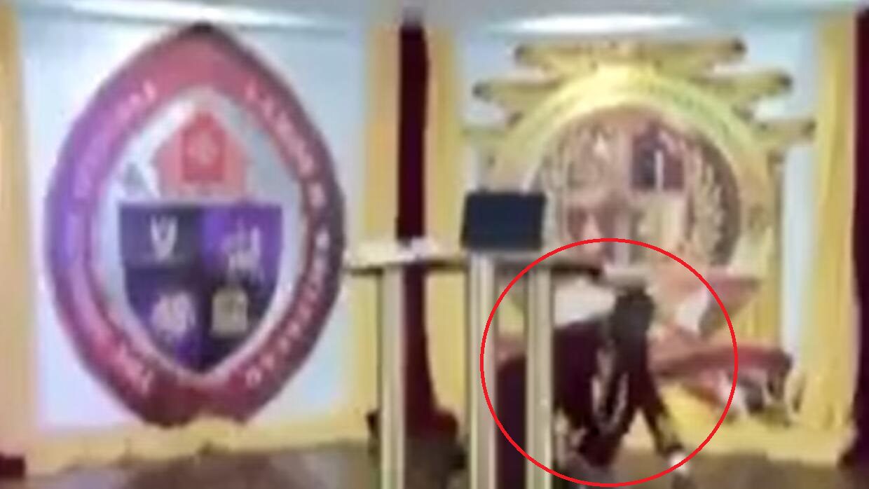 Asaltan a pastor de NY en plena misa; le robaron un millón de dólares en joyas #VIDEO