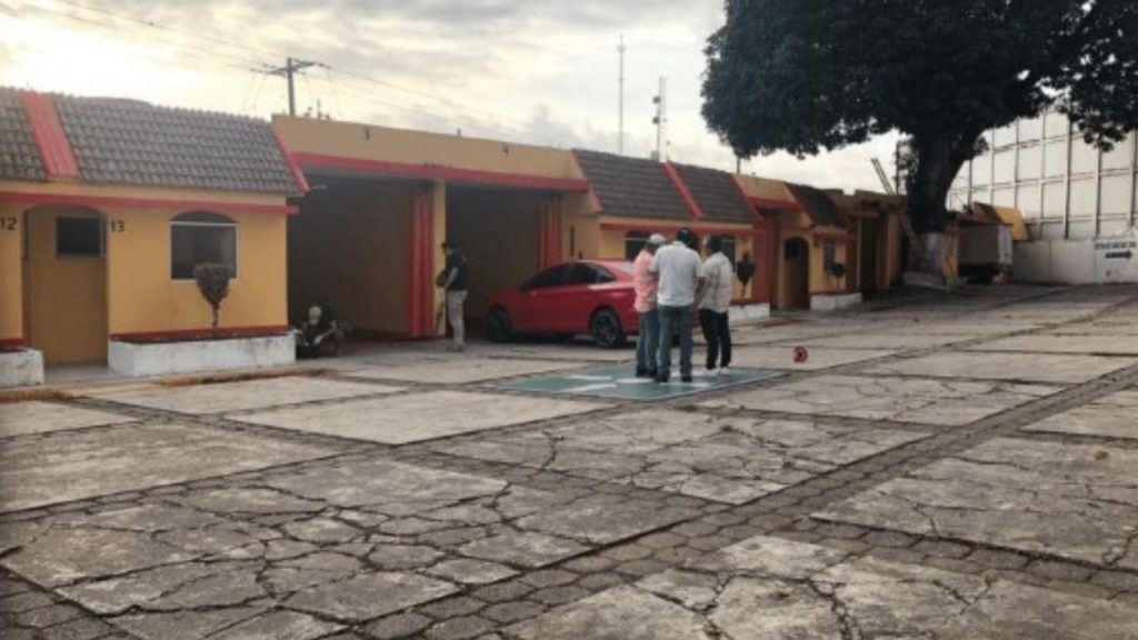 Balean a un médico en un motel de Acayucan, Veracruz