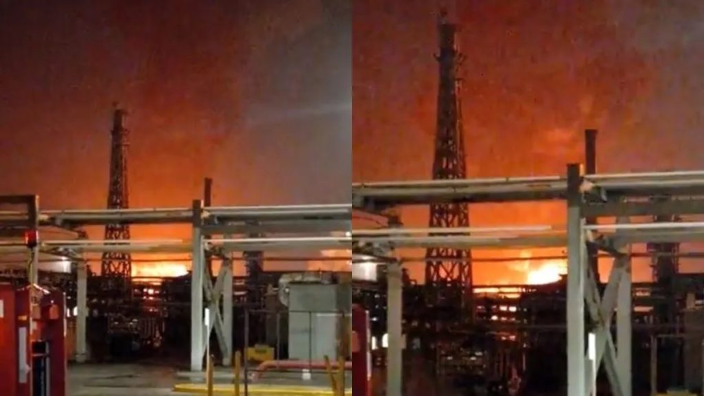 Caída de un rayo en una refinería de Pemex causa un incendio