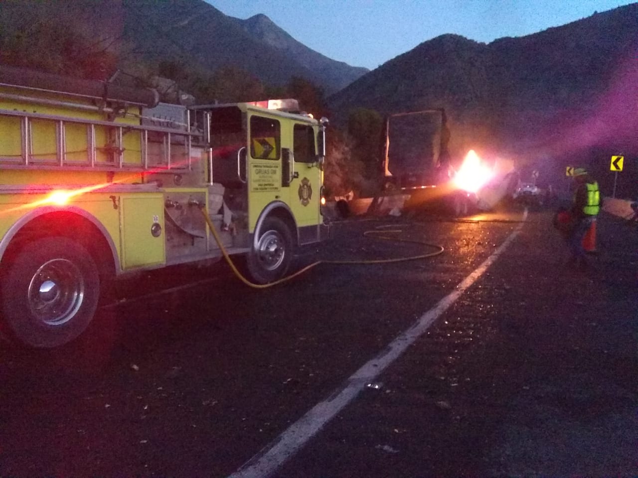 Choque de tráileres de tequila y cerveza en la carretera de Coahuila