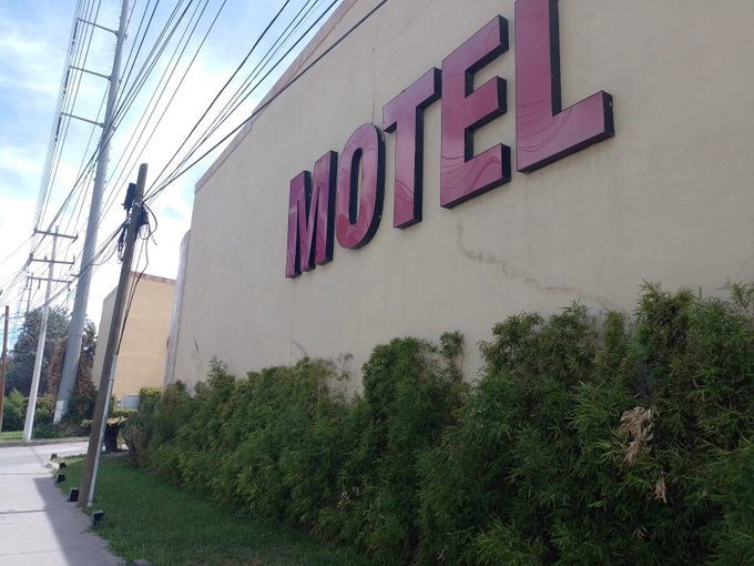 Hallan el cuerpo de un hombre en un motel de Saltillo