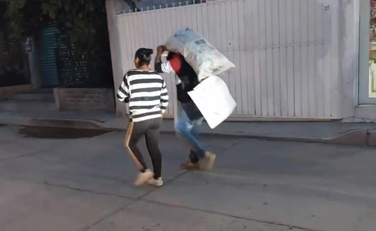 Ladrón exhibido por robar un costal de chiles poblanos