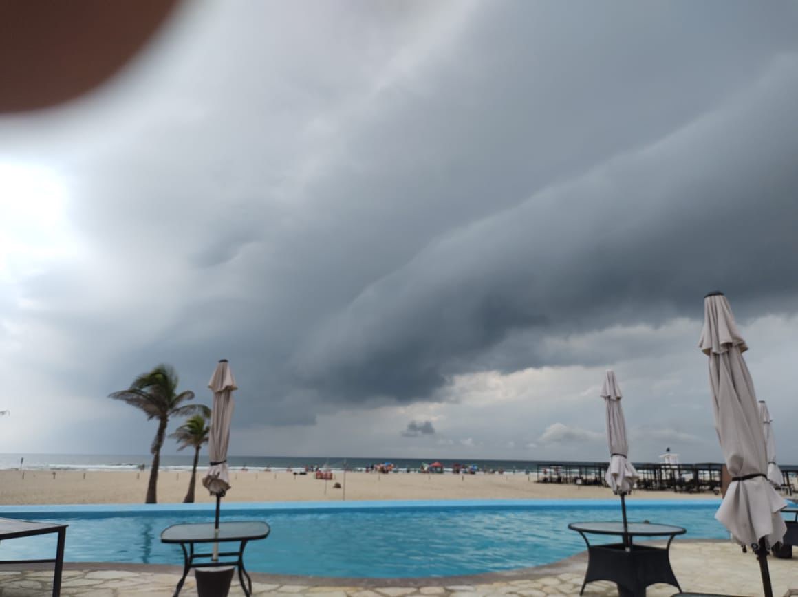Nube cinturón en el cielo de Playa Miramar
