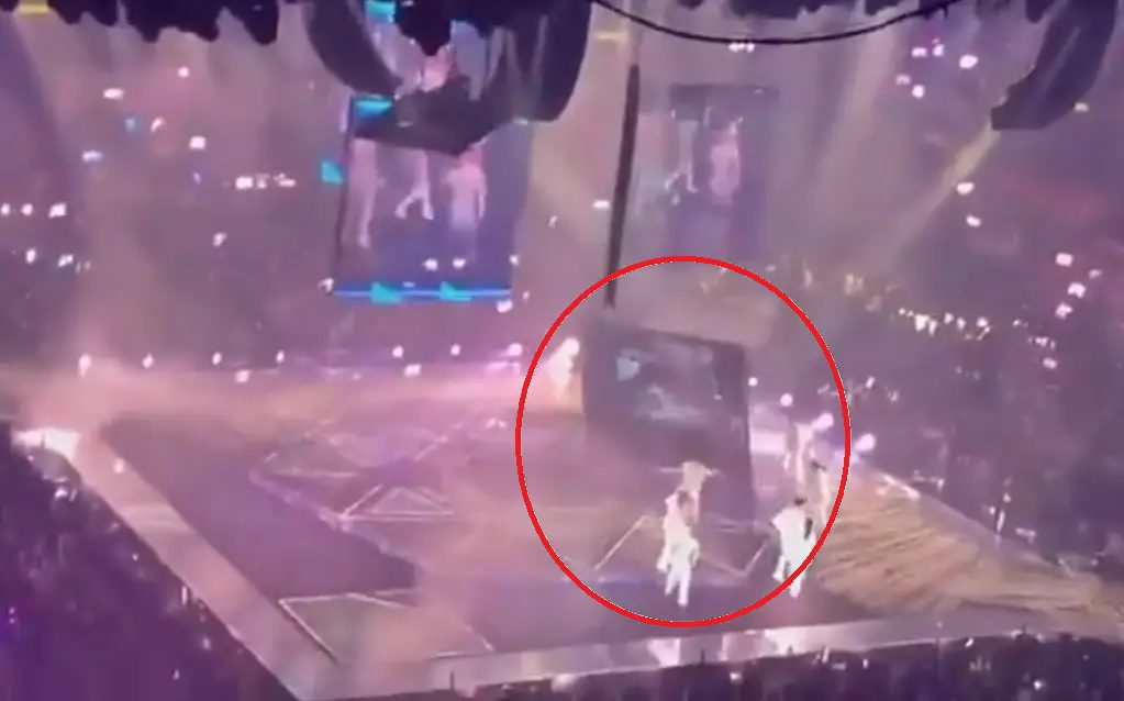 Pantalla gigante cae en medio de un concierto en Hong Kong