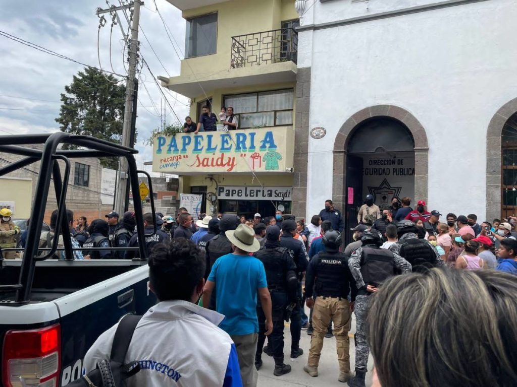 Pobladores de Tlaxcala intentan linchar a dos presuntas secuestradoras