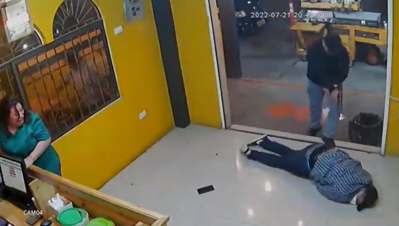 Policía vestido de civil frustra robo y dispara al ladrón