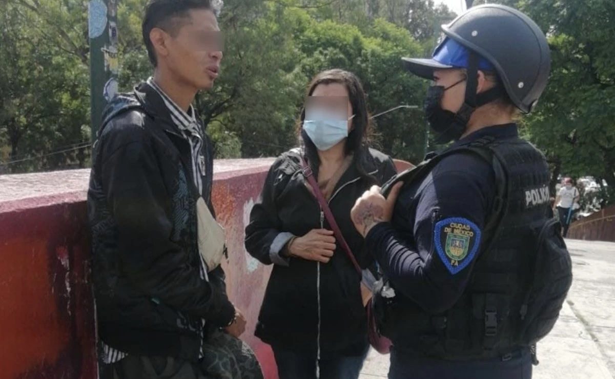 Policías evitan que hombre se suicide