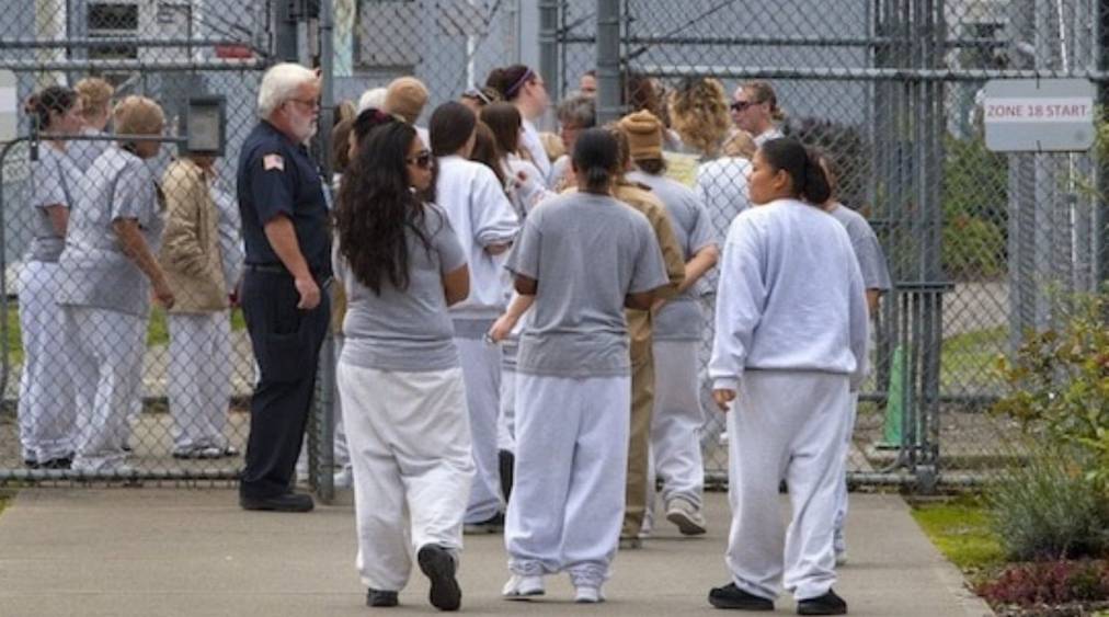 Reclusas en EU denuncian violaciones