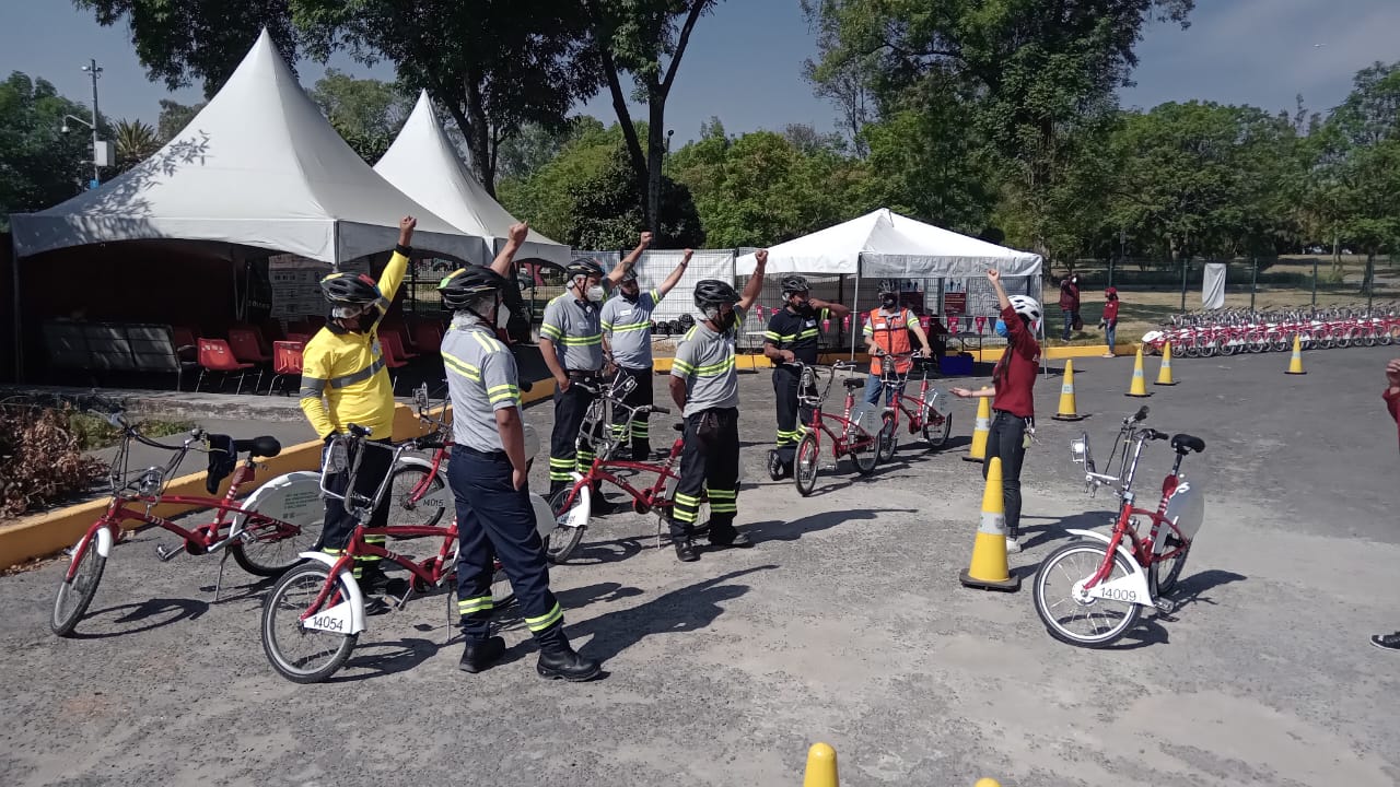 Semovi capacita a 128 conductores de transporte privado en seguridad vial