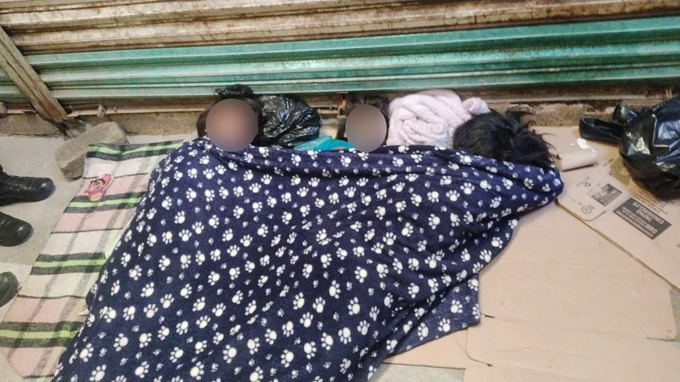 Tres hermanitas abandonadas en un mercado de Oaxaca