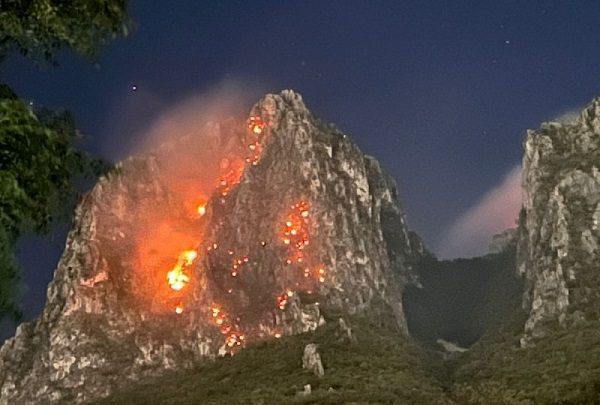 Se incendia el Cerro de la Silla, en NL; presumen que fue provocado
