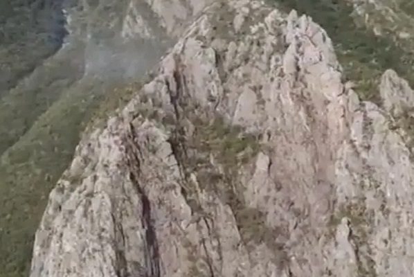 Controlan el incendio en El Cerro de la Silla tras casi 12 horas