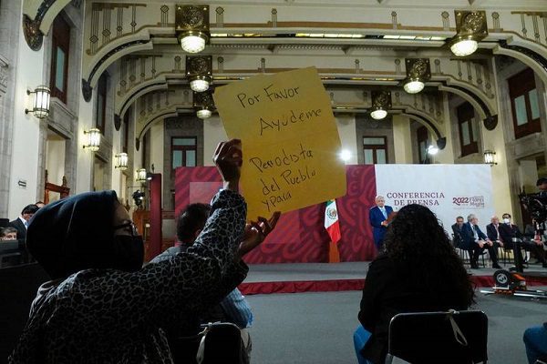 Periodista pide ayuda a AMLO por presunta agresión de colega