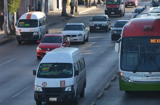 Transportistas de Edomex inician bloqueos en autopistas en protesta por corrupción
